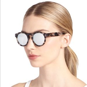 ILLESTEVA SUNGLASSES